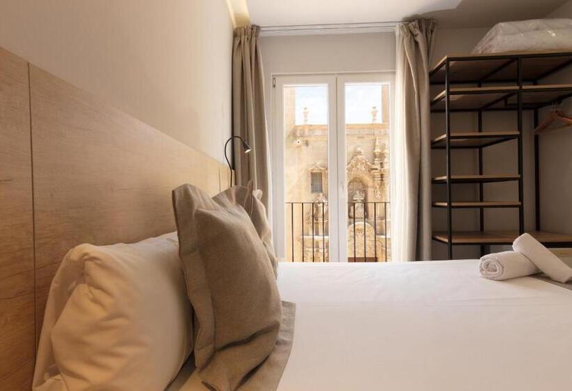 اتاق سوپریور, La Milagrosa