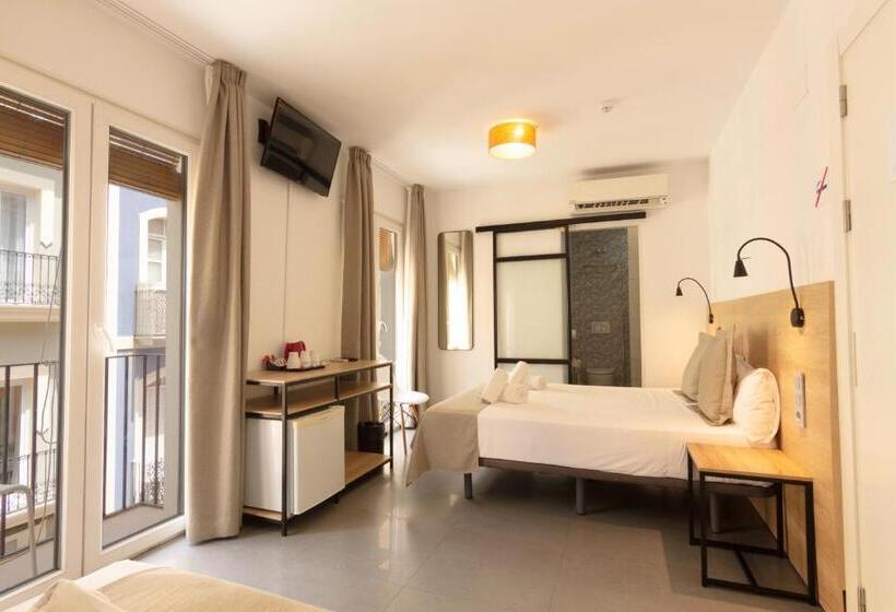 اتاق سوپریور سه تخته, La Milagrosa