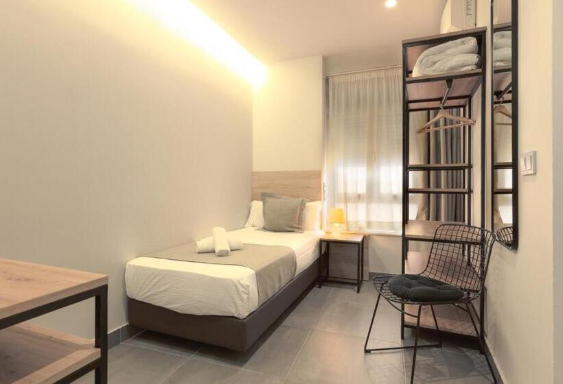 اتاق استاندارد یک نفره, La Milagrosa