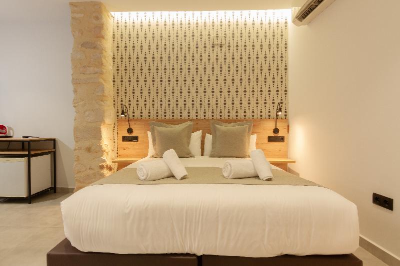 اتاق استاندارد سه نفره, La Milagrosa