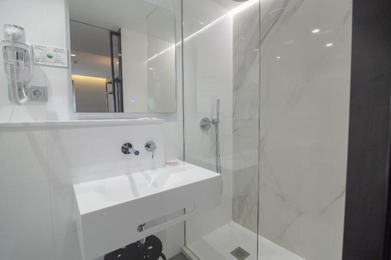 اتاق استاندارد, La Milagrosa