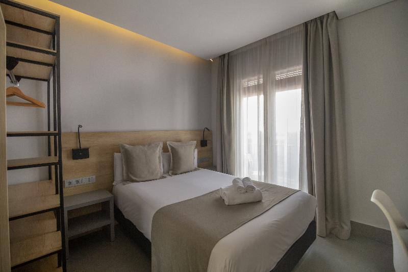 اتاق سوپریور سه تخته, La Milagrosa