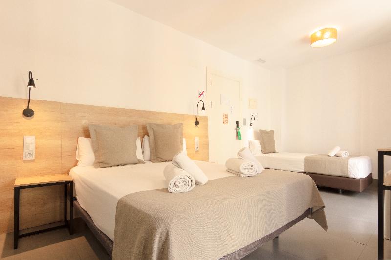 اتاق سوپریور سه تخته, La Milagrosa