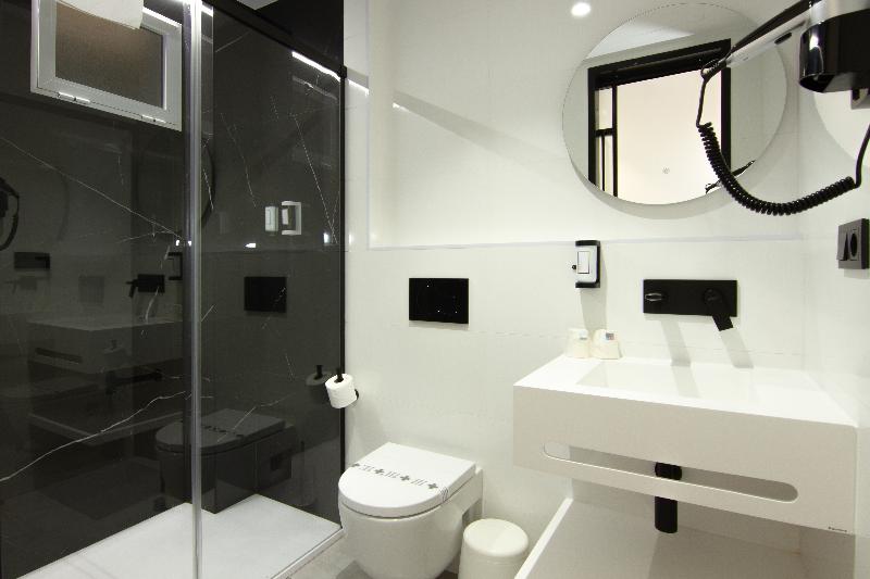 اتاق سوپریور, La Milagrosa