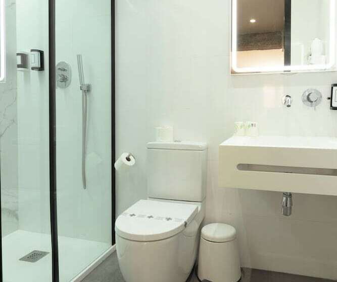 اتاق سوپریور سه تخته, La Milagrosa