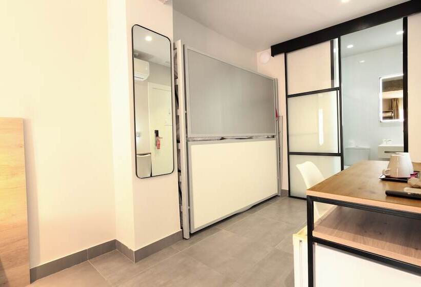 اتاق سوپریور سه تخته, La Milagrosa