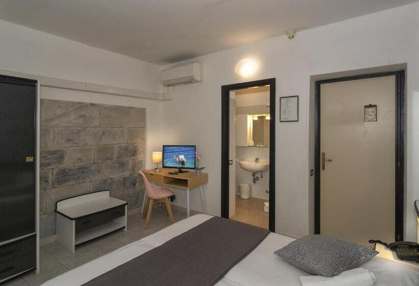 اتاق استاندارد, Amalfitana