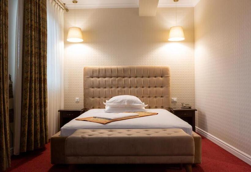 Полулюкс Superior, Art