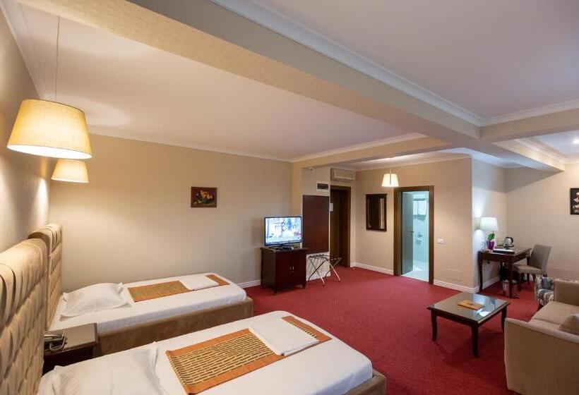 Номер Superior, Art