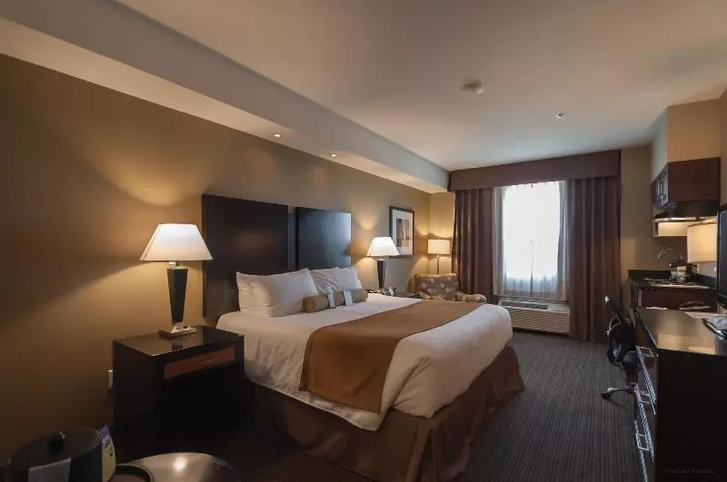 キングサイズベッドのスタンダードルーム, Best Western Plus Moose Jaw