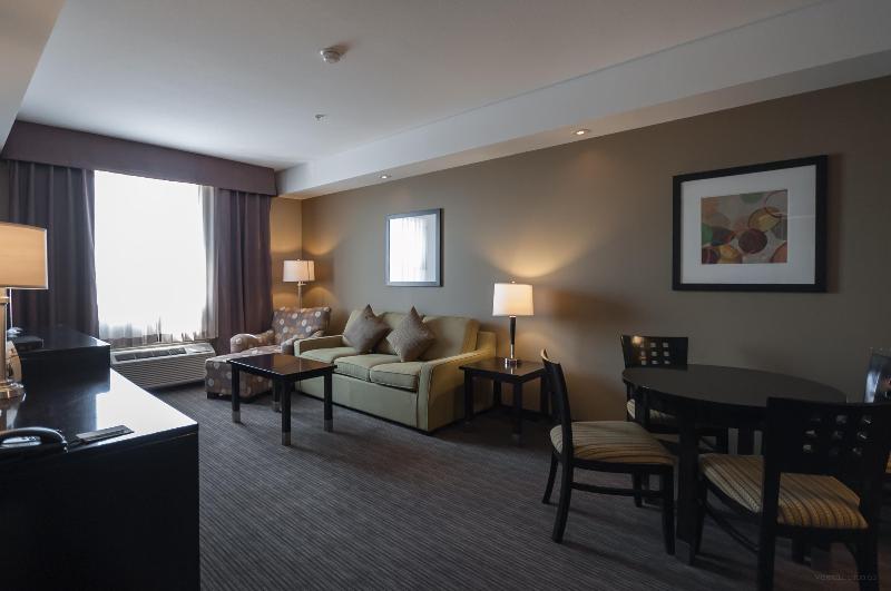 מיטת קינג בסוויטה, Best Western Plus Moose Jaw