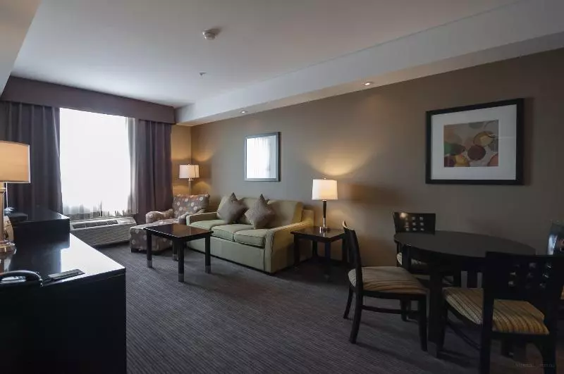 キングサイズベッドのスイートルーム, Best Western Plus Moose Jaw