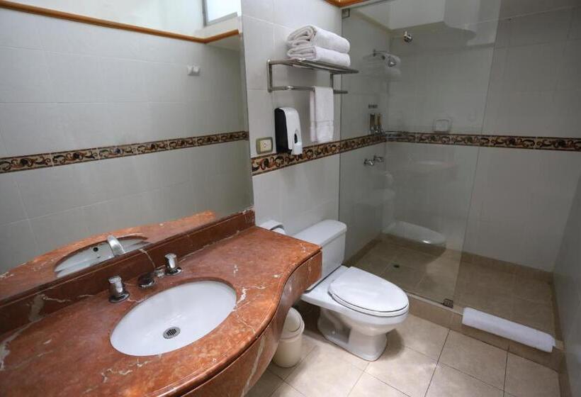 سوییت جونیور, Casa Andina Standard Chincha