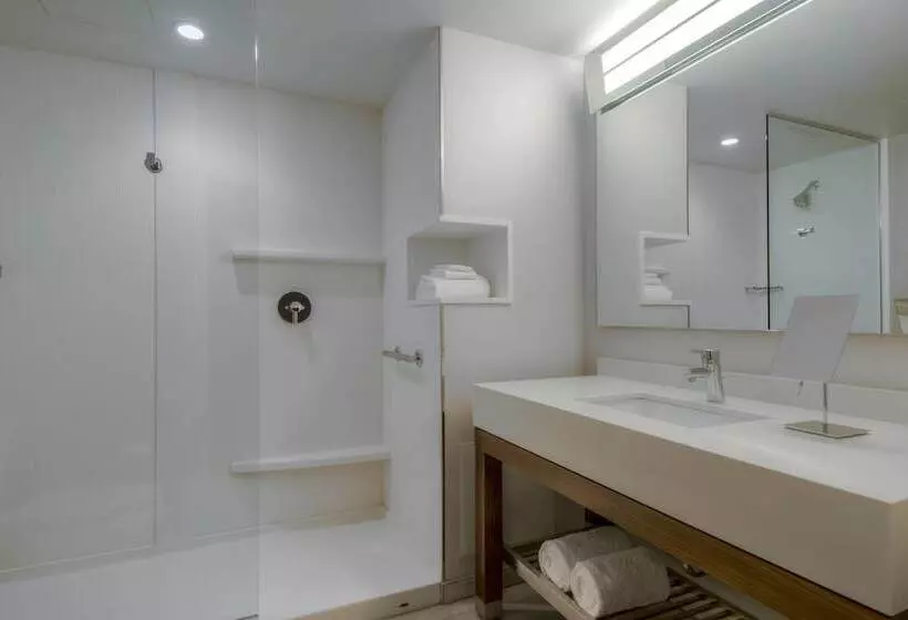 Sviitti, Courtyard By Marriott Winnipeg Airport