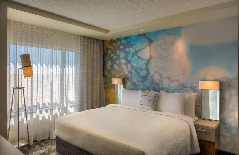 キングサイズベッドのスタンダードルーム, Courtyard By Marriott Winnipeg Airport