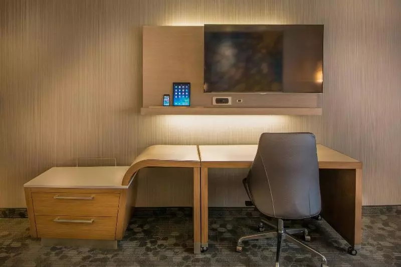 Standard-huone King-vuode, Courtyard By Marriott Winnipeg Airport