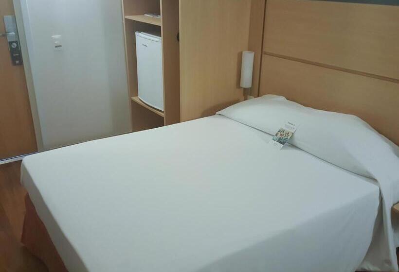 חדר סטנדרט מותאם לאדם עם מוגבלויות, Ibis Itu Plaza Shopping