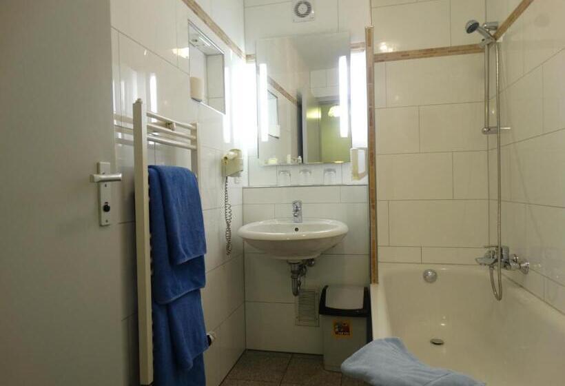 标准间, Jakoberhof