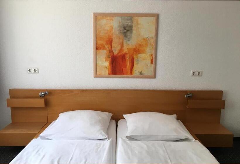 Номер Стандарт, Jakoberhof