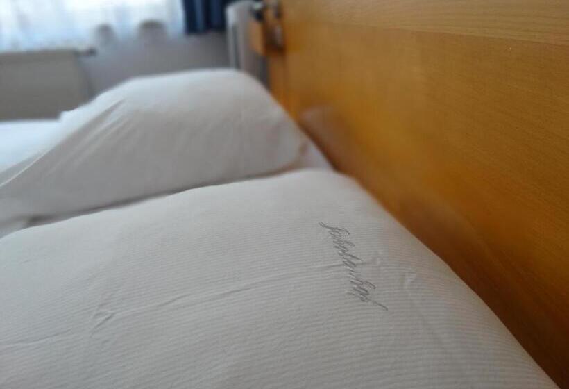 Номер Стандарт, Jakoberhof