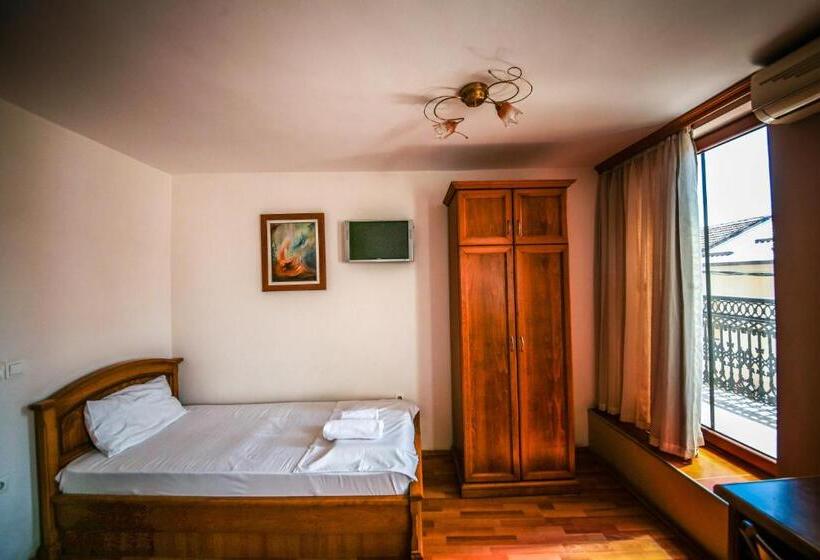 اتاق استاندارد سه نفره, Premier Centar