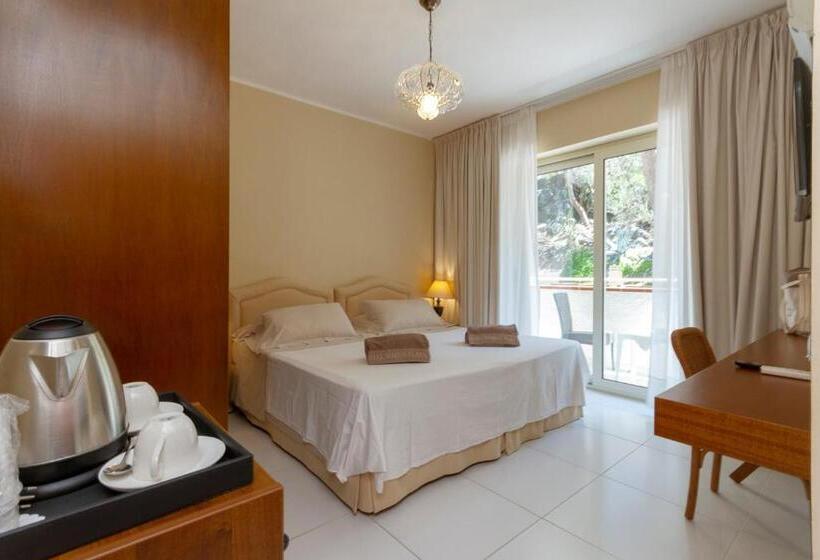 クラシックルーム, Simius Playa