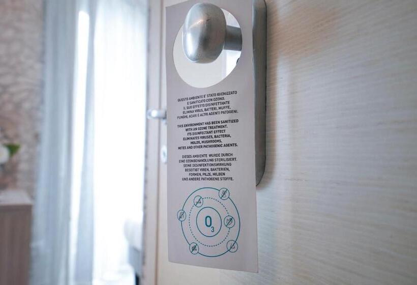 オーシャンビュースタンダードルームバルコニー付き, Sole Mare