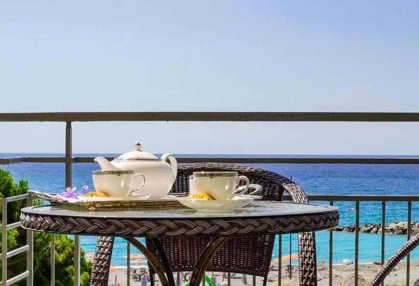 اتاق استاندارد با بالکن و چشم‌انداز دریا, Sole Mare