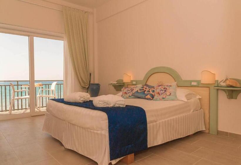 高级大房间, Summit