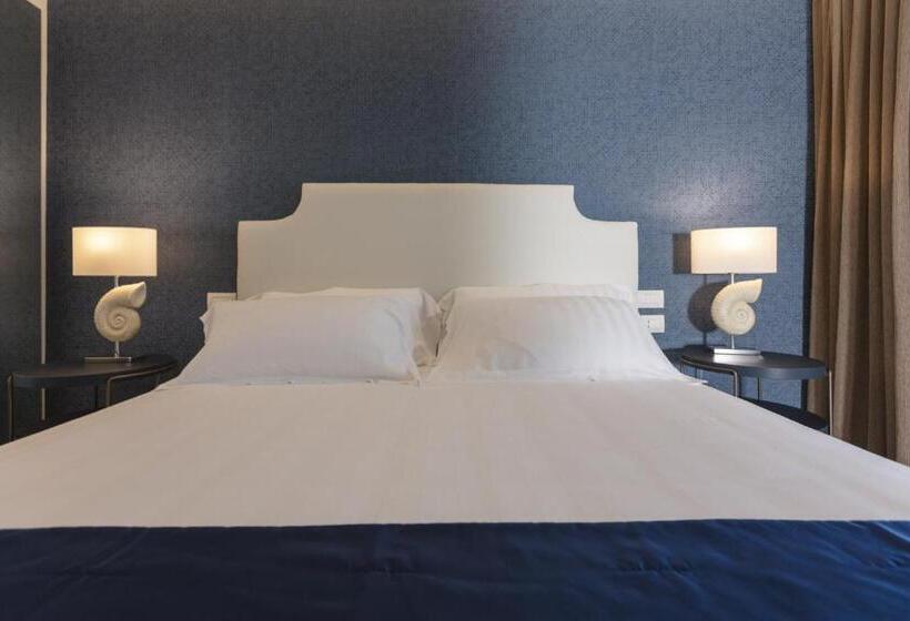 豪华海景房, Summit