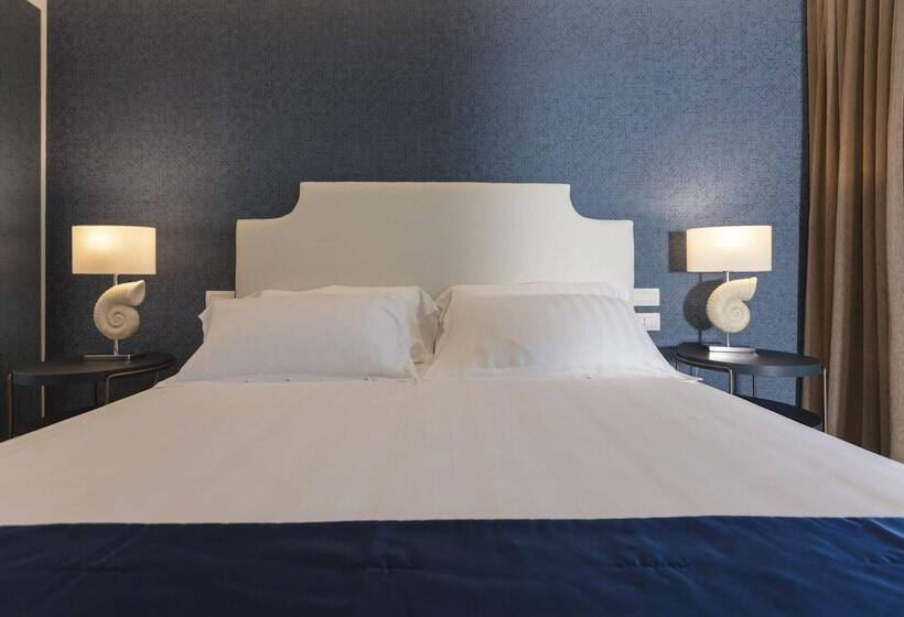 小型套房, Summit