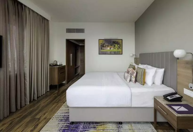スタンダードシティビュールーム, Vivanta Mangalore Oldport Road   Formerly Known As Taj Manjarun