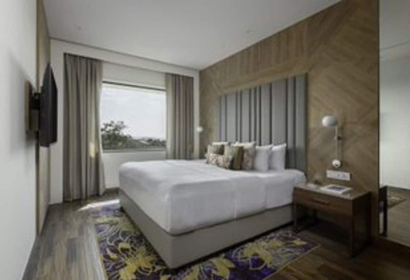 エクゼクティブスイート, Vivanta Mangalore Oldport Road   Formerly Known As Taj Manjarun