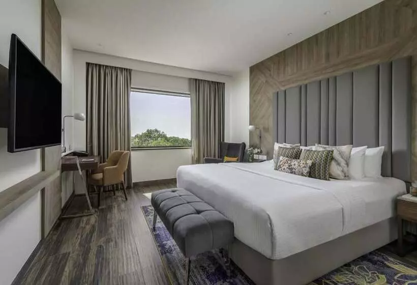 エクゼクティブスイート, Vivanta Mangalore Oldport Road   Formerly Known As Taj Manjarun