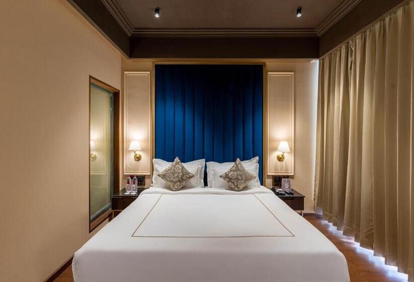 Quarto Deluxe, Historia Royal