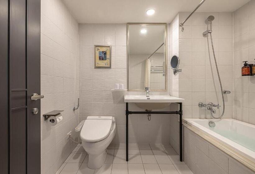 اتاق سوپریور, Lakeshore Hotel Metropolis