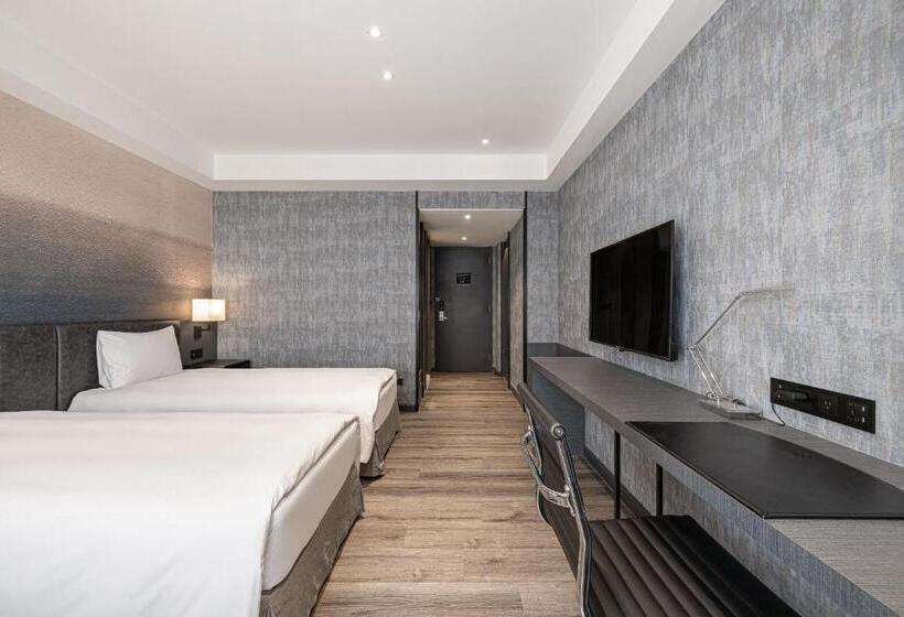 اتاق لوکس, Lakeshore Hotel Metropolis