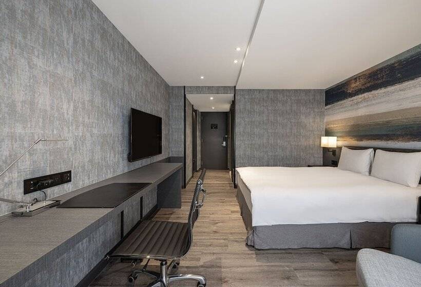 اتاق لوکس, Lakeshore Hotel Metropolis