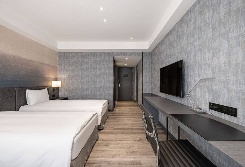 اتاق لوکس, Lakeshore Hotel Metropolis