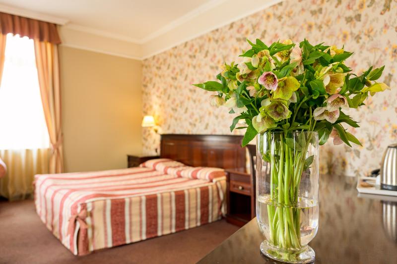 سوییت اجرایی, Lakeshore Hotel Metropolis