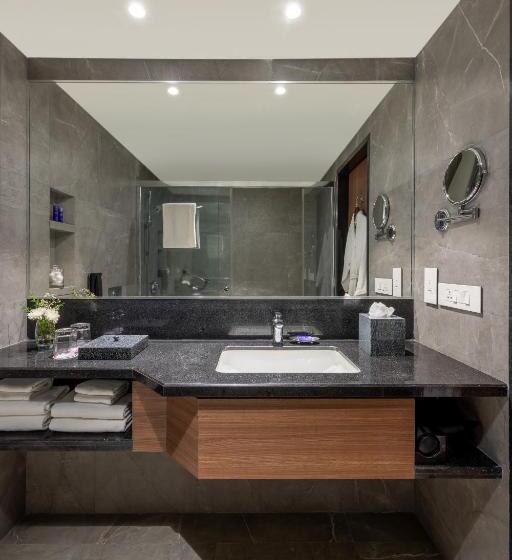 シティビューのスーペリアルーム, Vivanta Mangalore Oldport Road   Formerly Known As Taj Manjarun