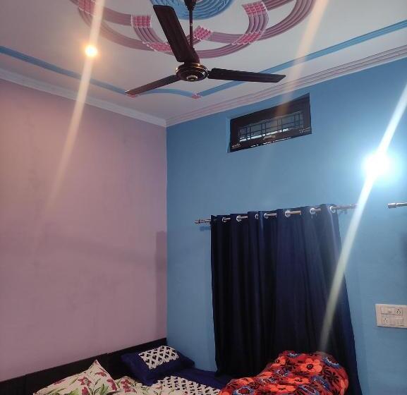 豪华家庭房间, Kedardham Guest House