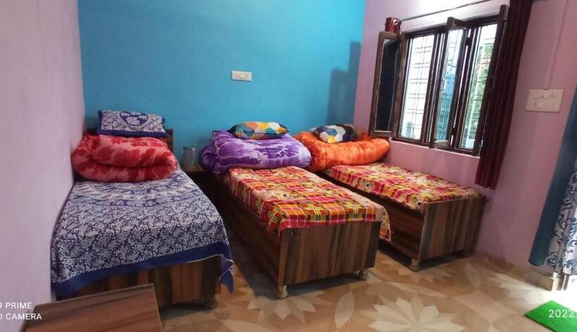 디럭스 패밀리 룸, Kedardham Guest House