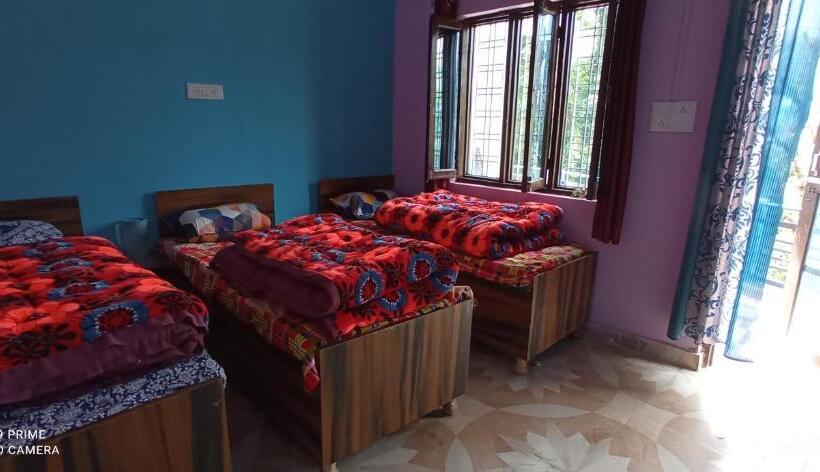 豪华家庭房间, Kedardham Guest House