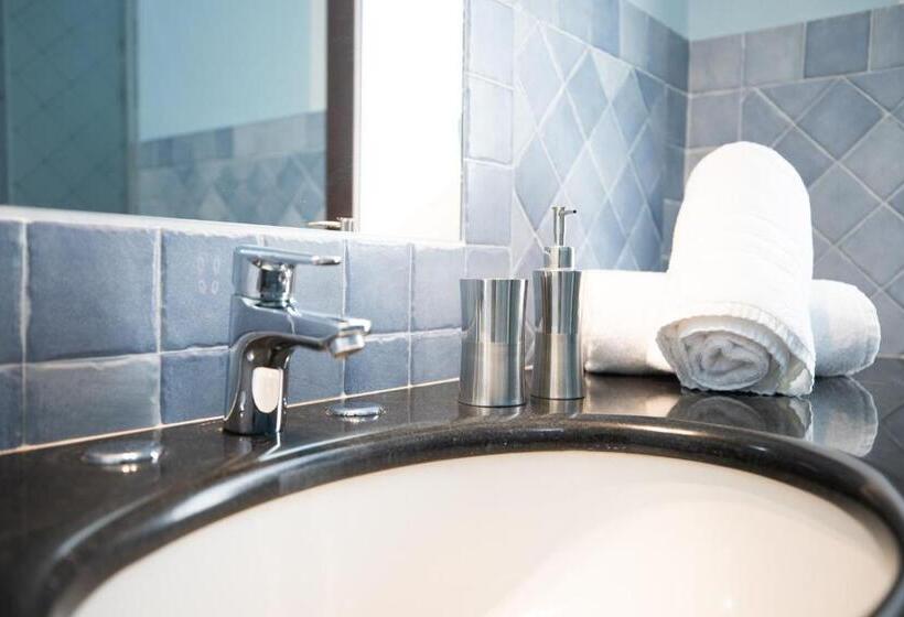 Standard room with outdoor bath, La Magnolia Rooms