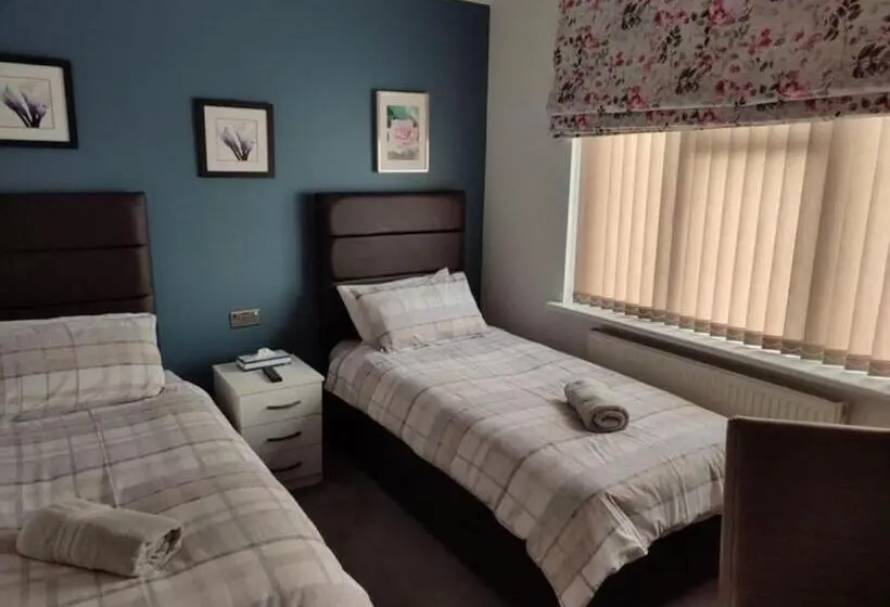 Standard-huone, Apple House Wembley Twin Room Shared Bathroom
