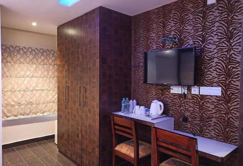 Номер Deluxe, A P Home S   A Boutique