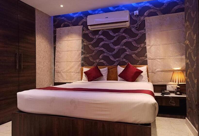 Номер Deluxe, A P Home S   A Boutique