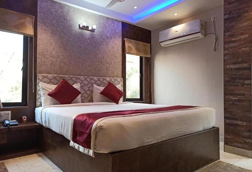 Номер Deluxe, A P Home S   A Boutique