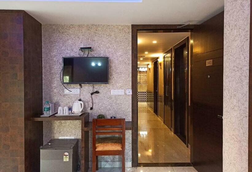 Номер Deluxe, A P Home S   A Boutique